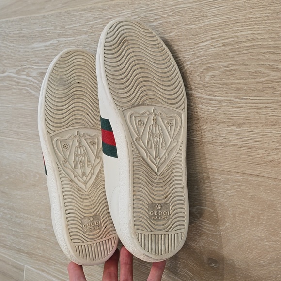 Women's Gucci Ace Embroidered Sneakers. Size 37.5 (US 7.5) - Picture 6 of 7